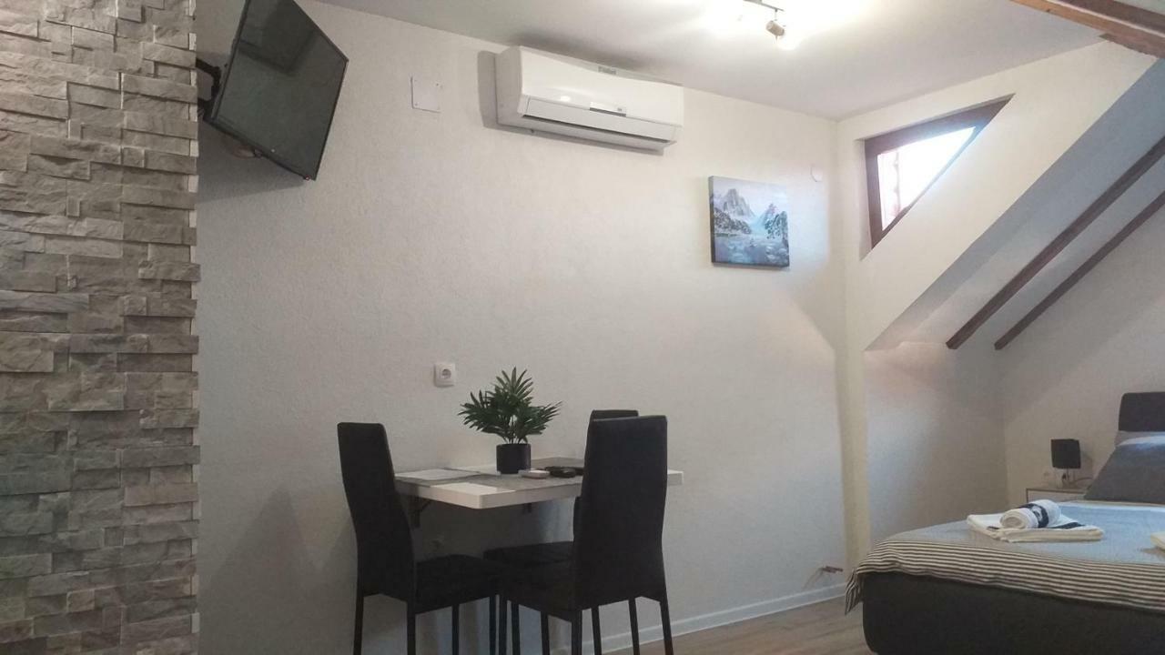 Studio Apartmani Patricia Smoljanac Bagian luar foto