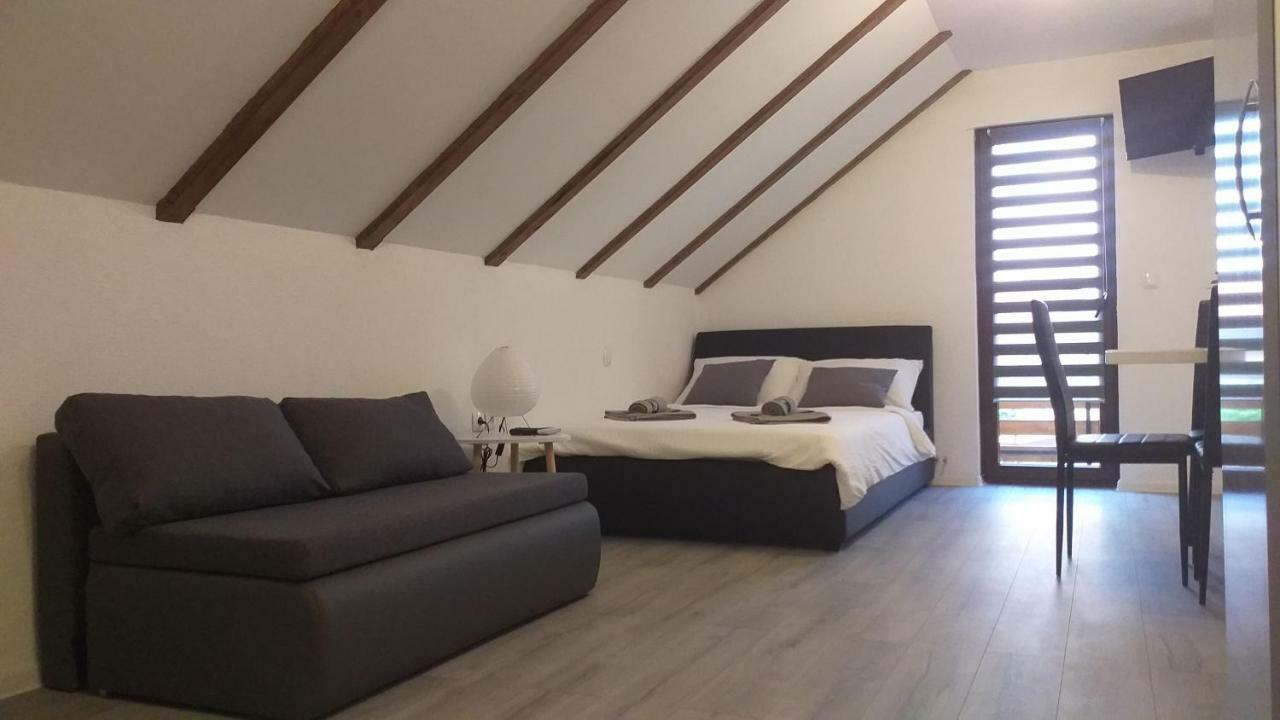 Studio Apartmani Patricia Smoljanac Bagian luar foto