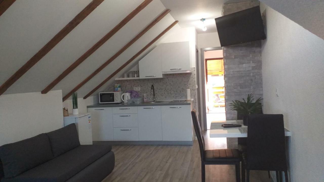 Studio Apartmani Patricia Smoljanac Bagian luar foto